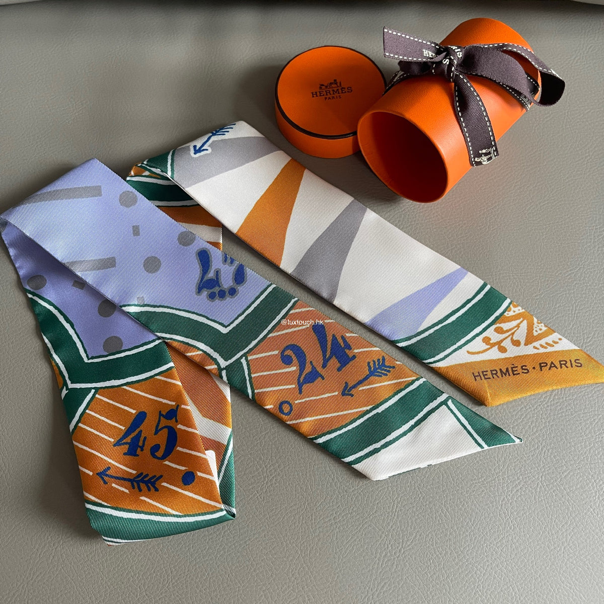 Twilly d'Hermes 箱、チャーム付き Twilly (16 24 45) – J2754 Trading Limited