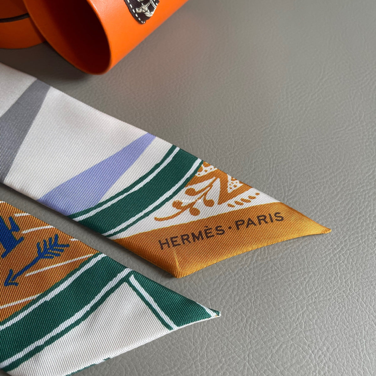 Twilly d'Hermes 箱、チャーム付き Twilly d'Hermes 箱、チャーム付き