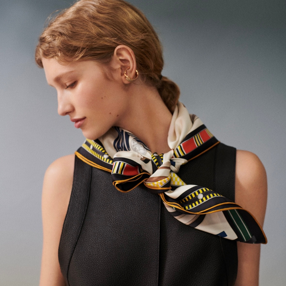 Scarf 90 (Lettres Equestre 馬術密匙) – J2754 Trading Limited