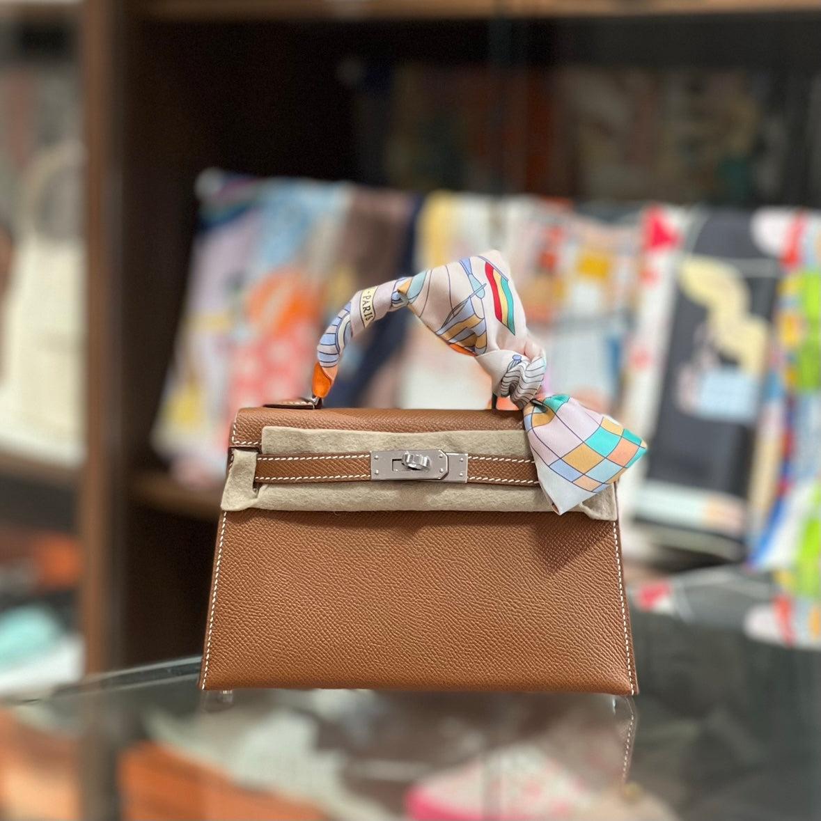 HERMES ツイリーLes Folies Du Ciel Les Folies du Ciel twilly | Hermès Singapore