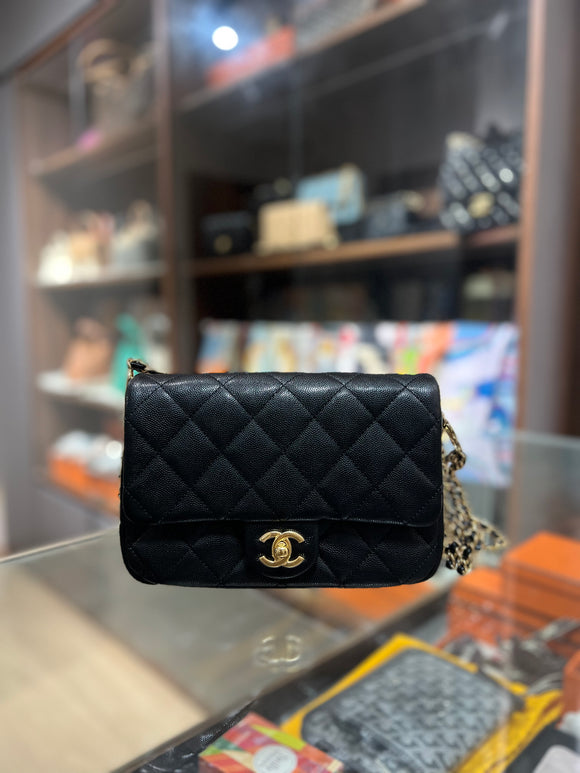 Chanel mini square 黑金 荔枝皮  - hk$40800 (訂金)